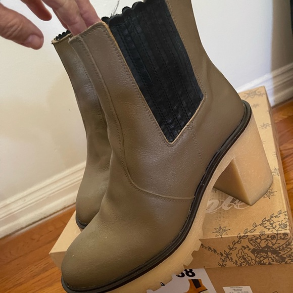FREE PEOPLE chelsea boot - Picture 6 of 8